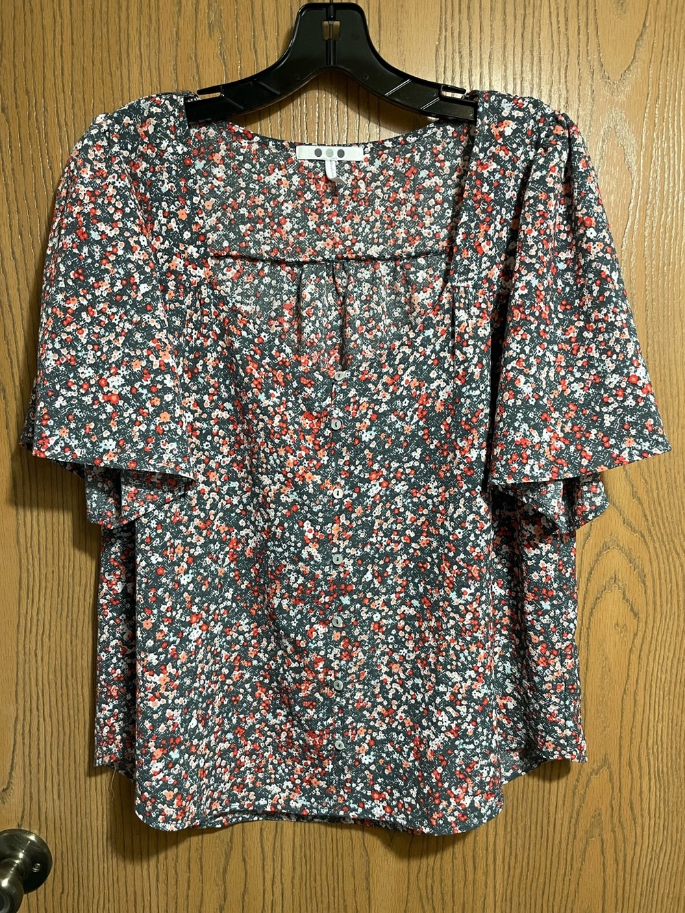 EUC Three Dots Blouse with Square-Neckline in Black, Red and White